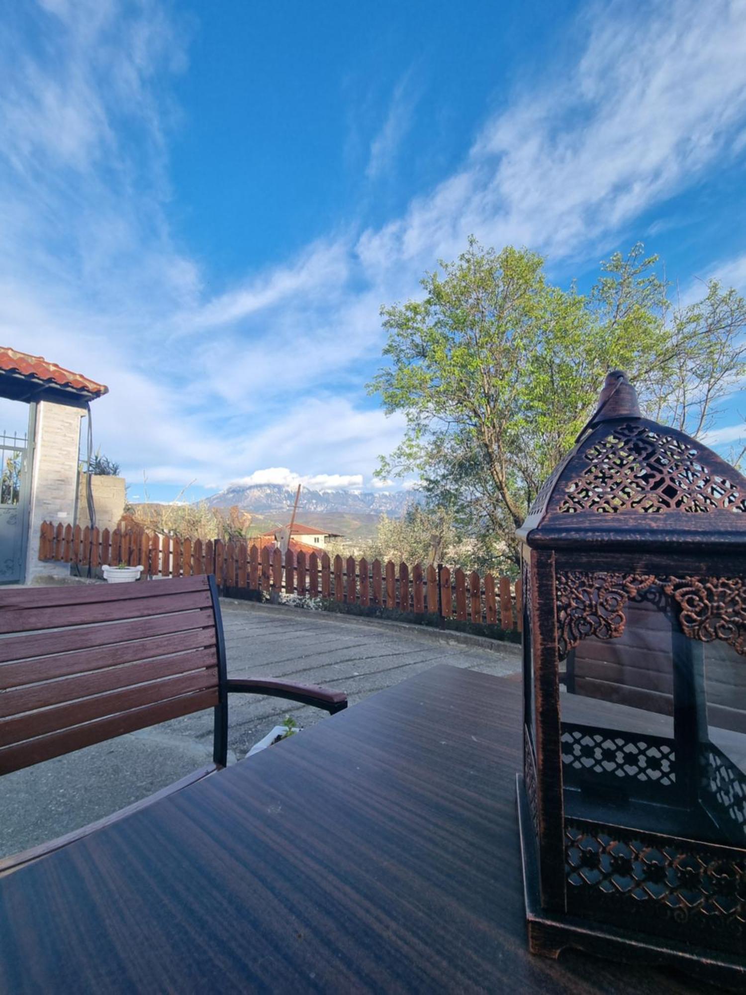 Guest House Mario Berat Exterior photo
